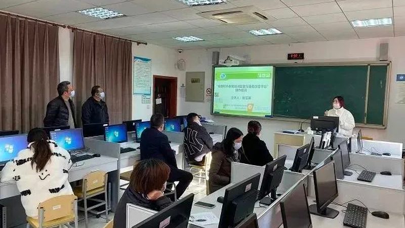 水电工考试项目解析：电工培训的关键路径
