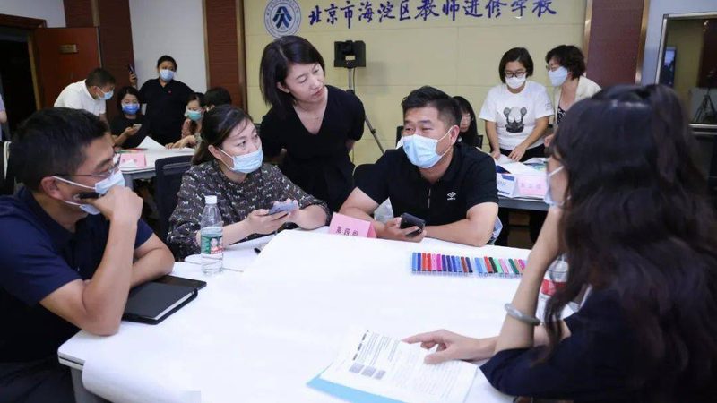 教材的编写质量直接关系到教学效果。优秀的教材应具备以下特点：